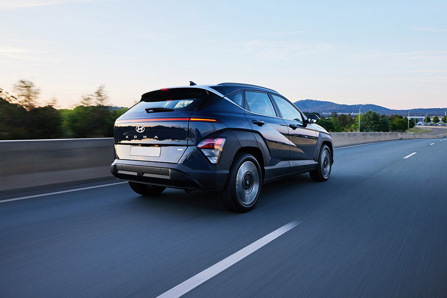 Hyundai Kona Hybrid 2023 on road