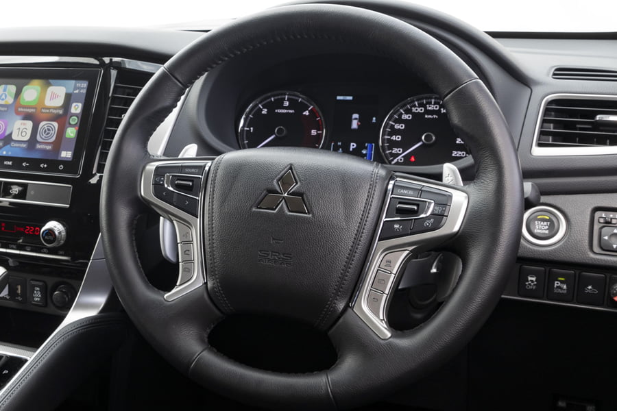 Mitsubishi Pajero Sport GLS steering wheel