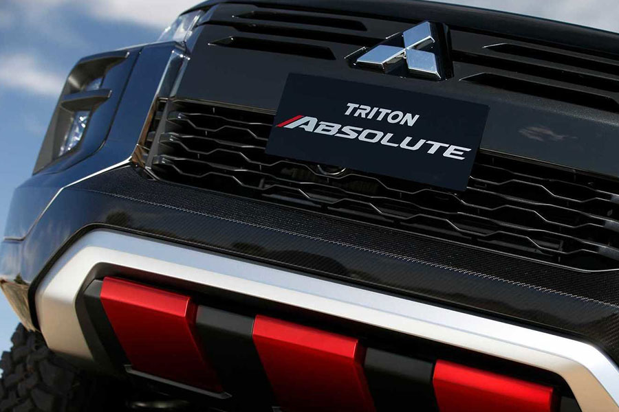 Mitsubishi Triton close up front