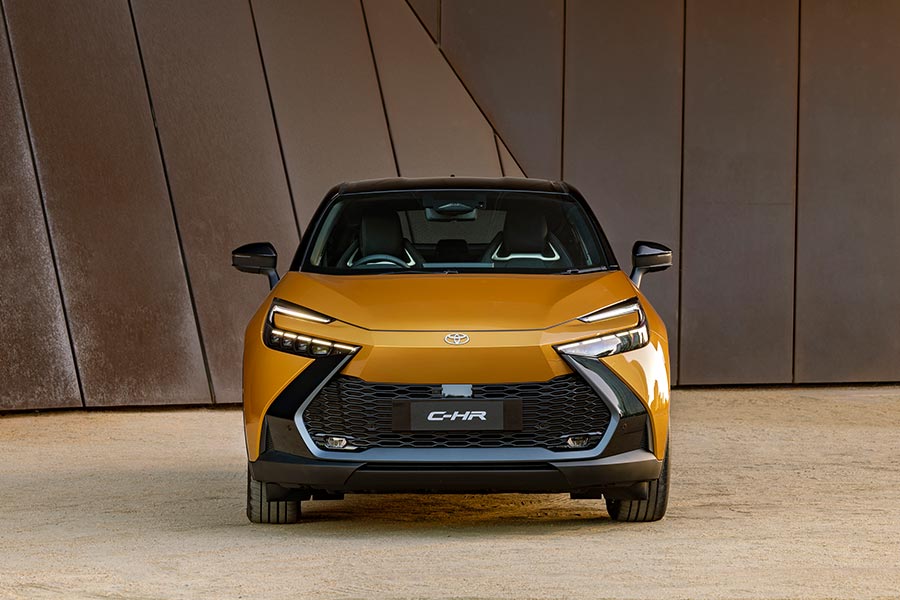 Toyota C-HR 2024 front view